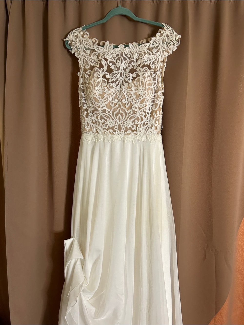 Ivory Lace Bodice Chiffon Wedding Dress
